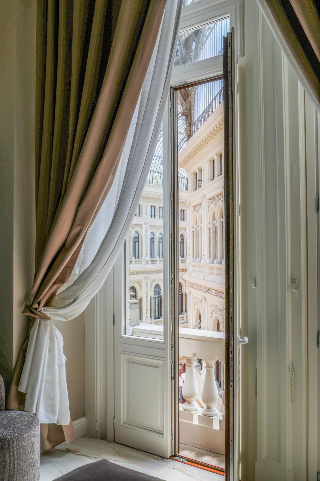 Maison San Carlo Luxury Suites Naples Luaran gambar